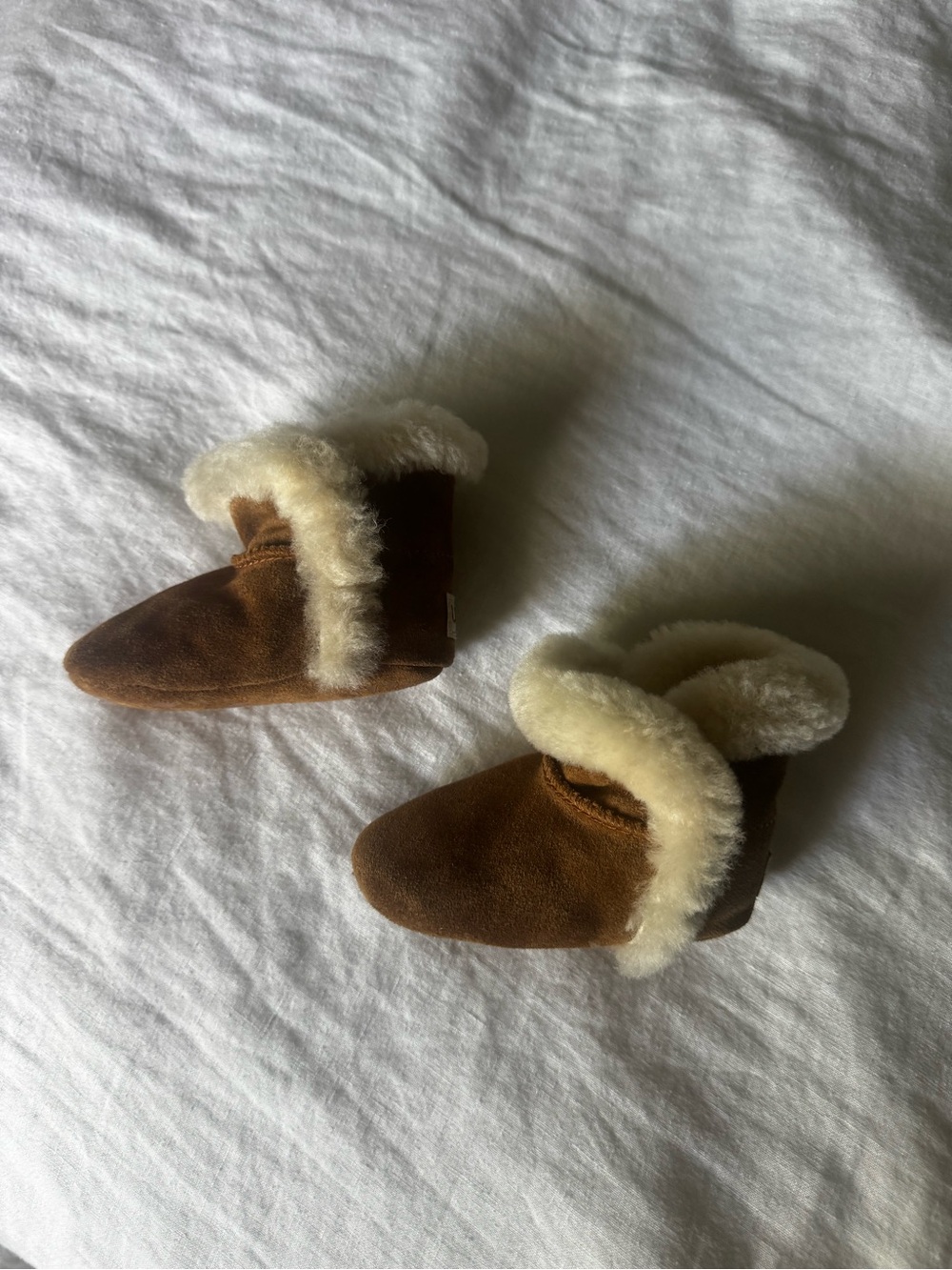 Authentic Baby Ugg size baby 2/3